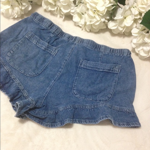 American Eagle Denim Ruffled Hem Shorts - Picture 8 of 9